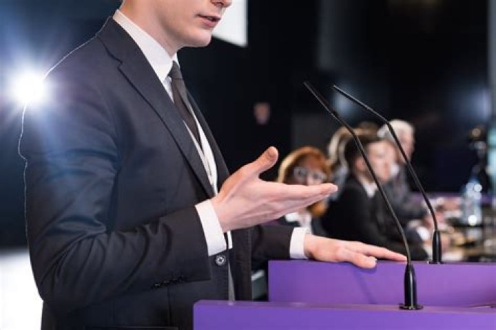 10 Best Public Speaking Hacks That Experts Use