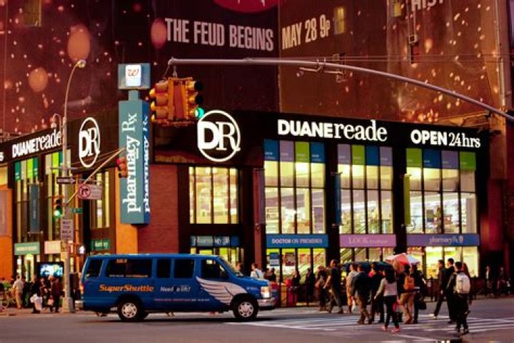 10 Popular Stores Open on Christmas This Year