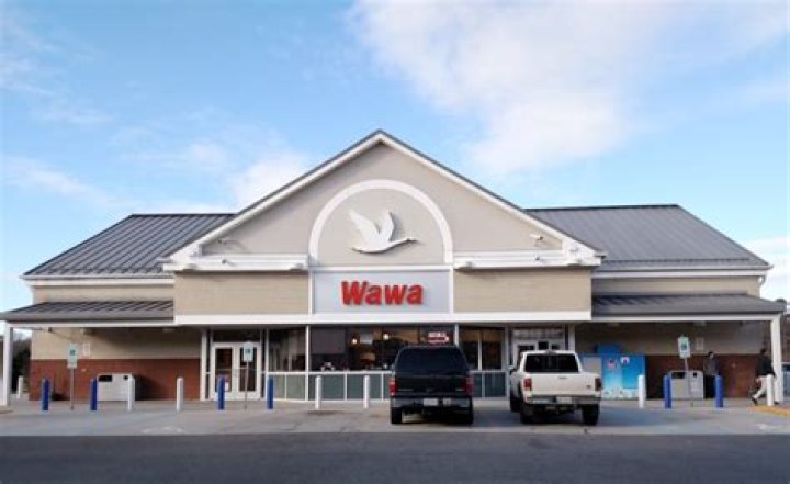 5 Warnings to Shoppers From Ex-Wawa Employees