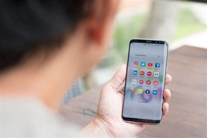 6 Popular Android Apps That Are Ruining Your Phone