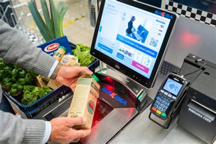 6 Self-Checkout Mistakes That Are Costing You Big, Experts Warn