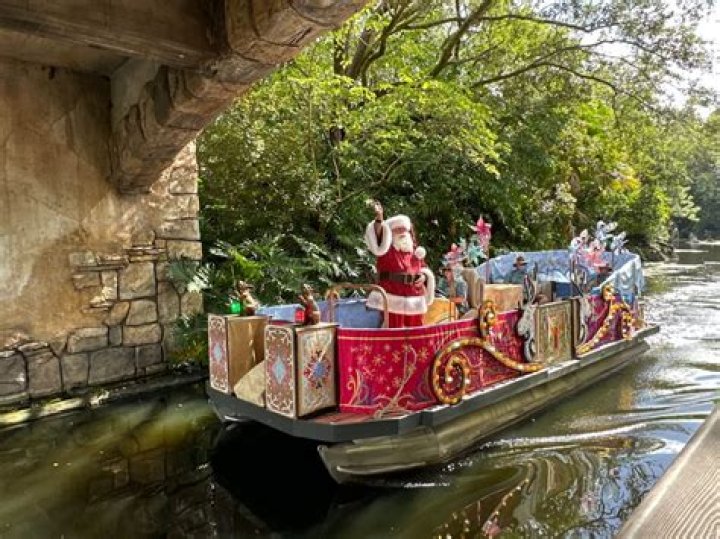 8 Favorite Holiday Experiences at Disney’s Animal Kingdom