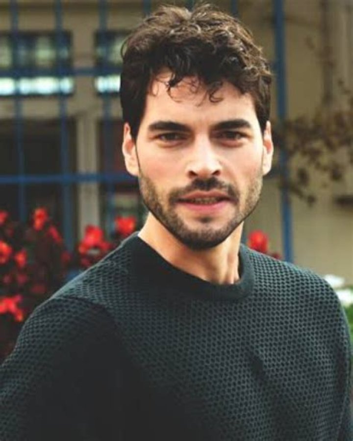 Akin Akınozu (tvactor) Wiki,Age,Birthday,Biography,Height,Net Worth ..