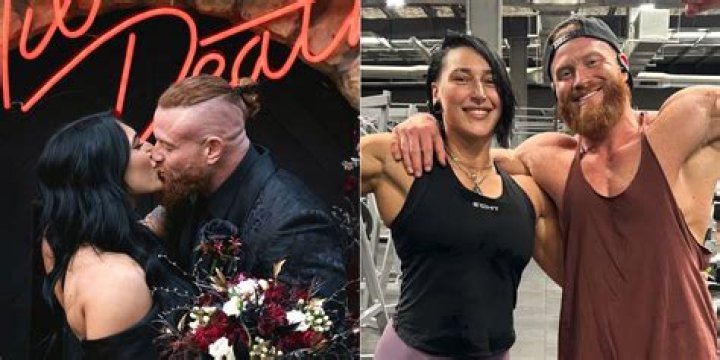 
Alexa Bliss and her Boyfriend Buddy Murphy are Engaged, Is the Couple married?