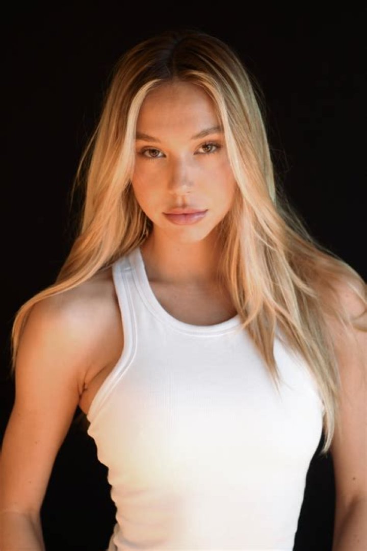 Alexis Ren (model) Wiki,Age,Birthday,Biography,Height,Net Worth ..