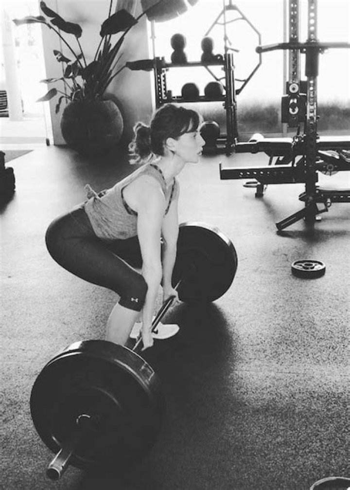 Alison Brie Workout Routine for GLOW
