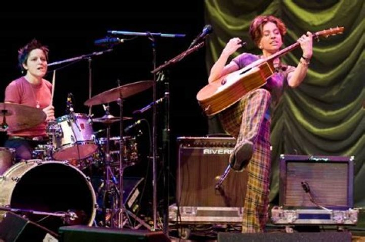 Ani DiFranco Height, Weight, Age, Death, Net Worth, Family