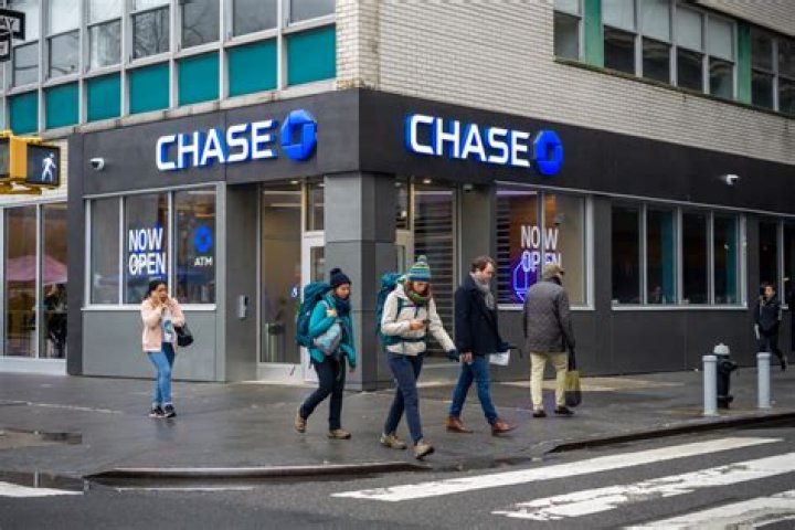 Chase and U.S. Bank Accounts Suddenly Closed, Customers Say