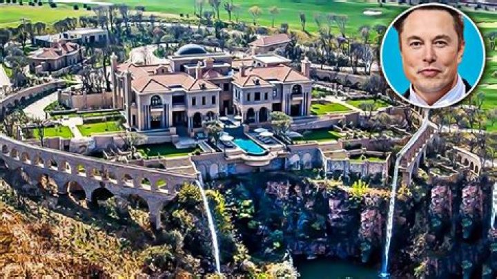Chinese Billionaire Treats 2,500 Employees To $7.2 Million Vacation