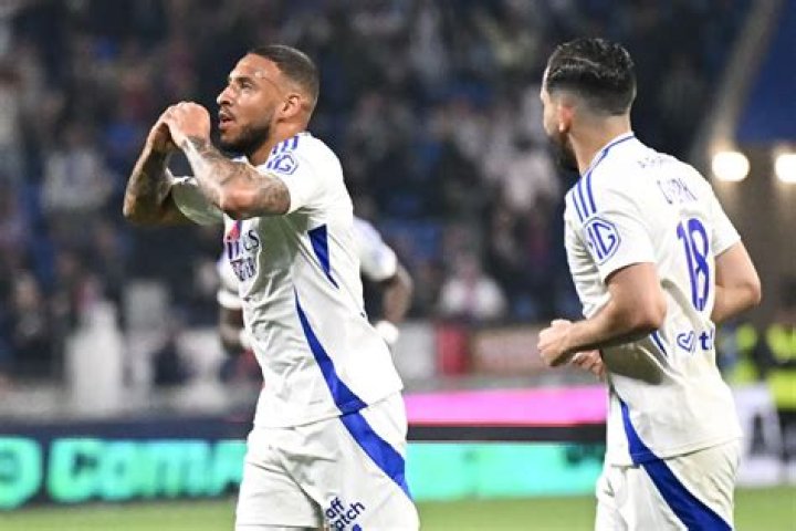 Corentin Tolisso Enfance Histoire Plus Untold Biographie Faits