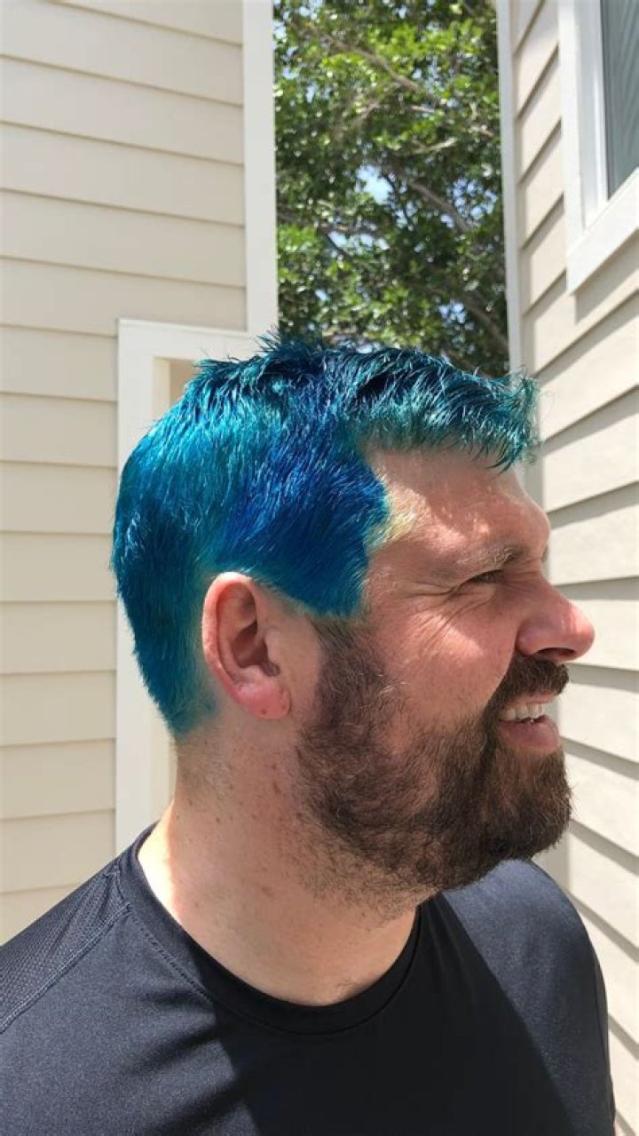 Dad Dyes His Hair Blue for His Son, Ends Up Raising $16,000 for Charity