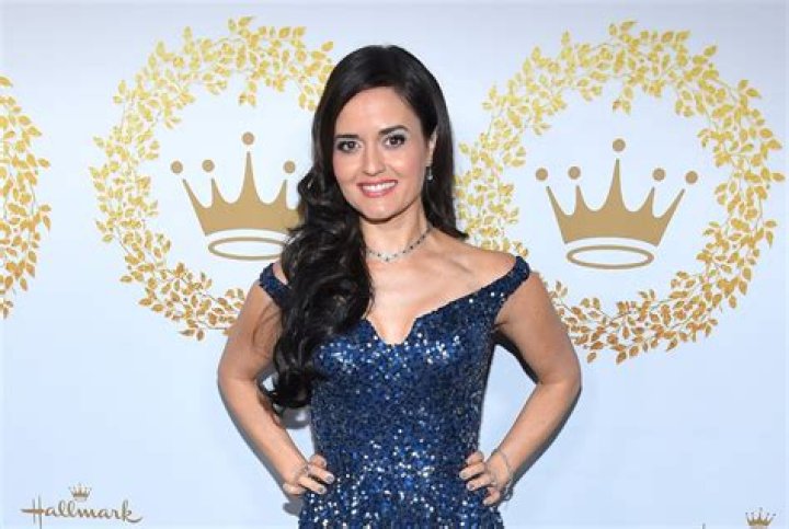 Danica McKellar Height, Weight, Age, Spouse, Family, Facts, Biography