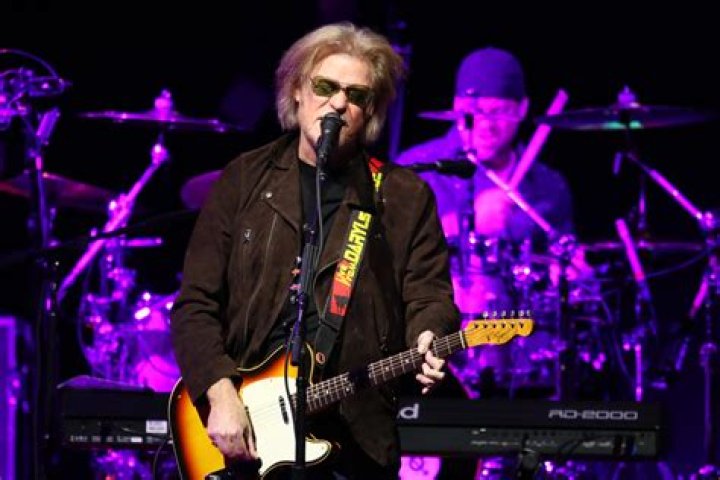 Daryl Hall Extends 2022 Tour – Todd Rundgren To Support All Dates