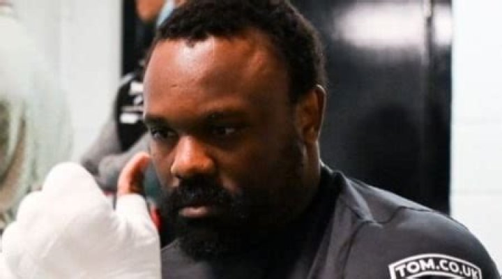 Derek Chisora Height, Weight, Age, Family, Facts, Education, Biography