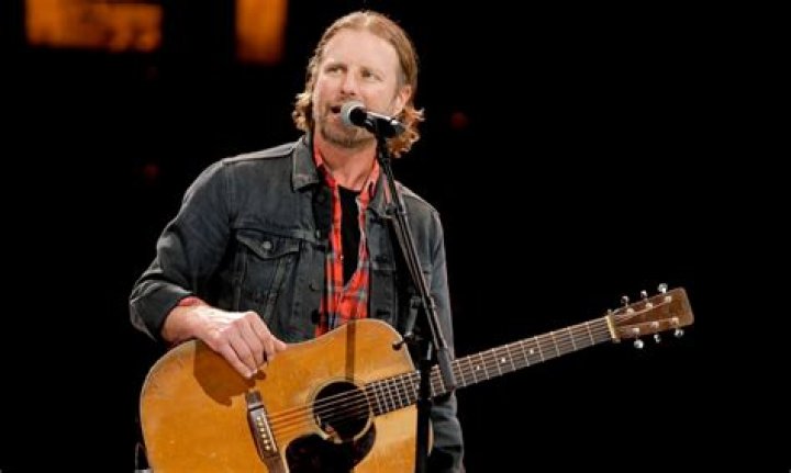 Dierks Bentley’s Comedic ’90s Cover Band Hot Country Knights Signs With UMG Nashville