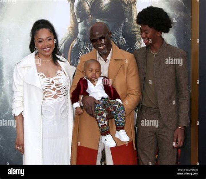 Djimon Hounsou Height, Weight, Age, Girlfriend, Family, Facts, Biography