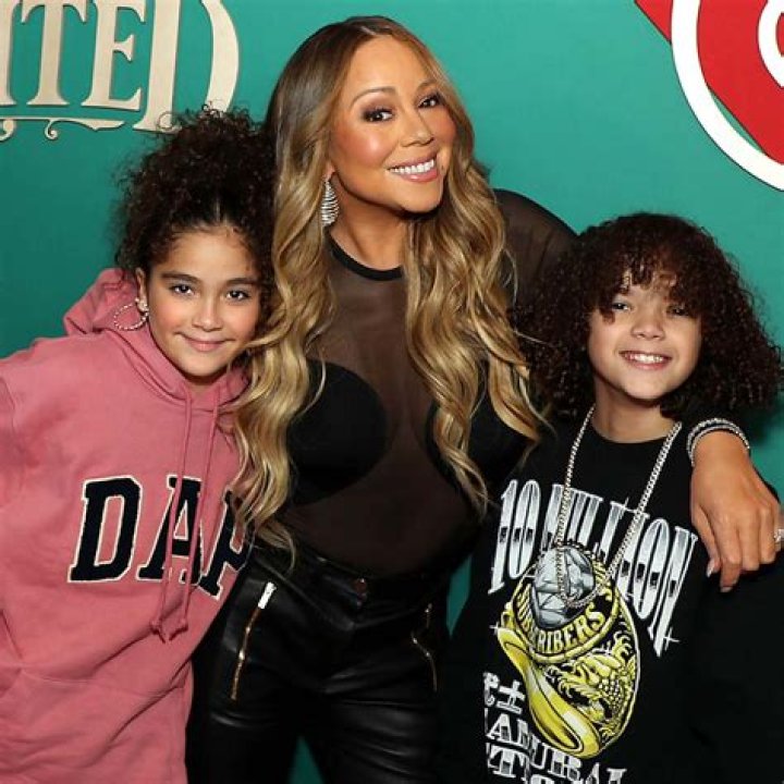Does Mariah Carey Have Tattoos?