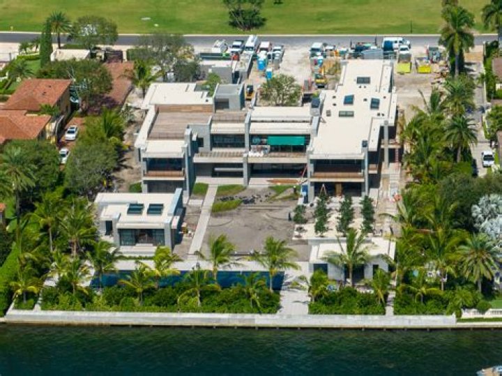 Does Tom Brady Own a Private Jet?