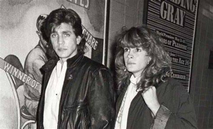 Eric Roberts on Rumored Feud With Sister Julia: "I Just Stay Out of Her Hair"