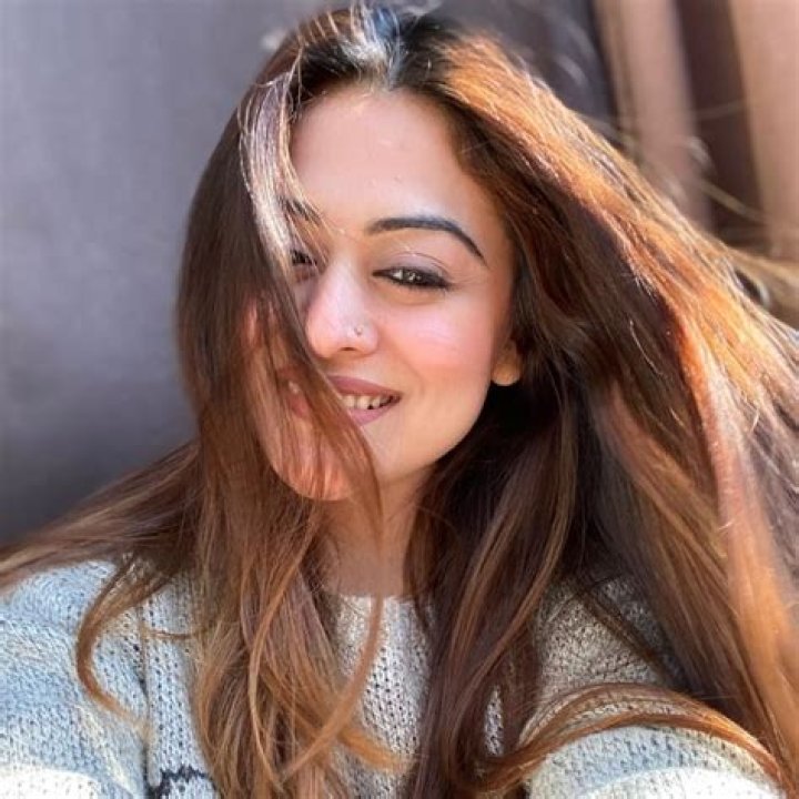 Falaq Naaz Height, Weight, Age, Boyfriend, Family, Facts, Biography