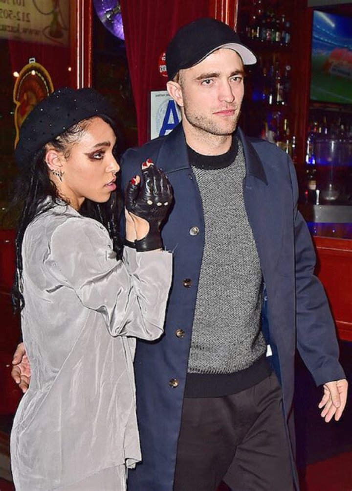 FKA Twigs Height, Weight, Age, Boyfriend, Family, Facts, Biography