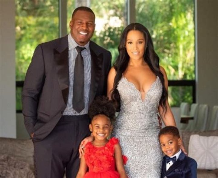 Former NFL Tight End Antonio Gates Biography, Family, Parents, Wife, Relationships, Children, Net Worth, Salary, Contract, Retirement