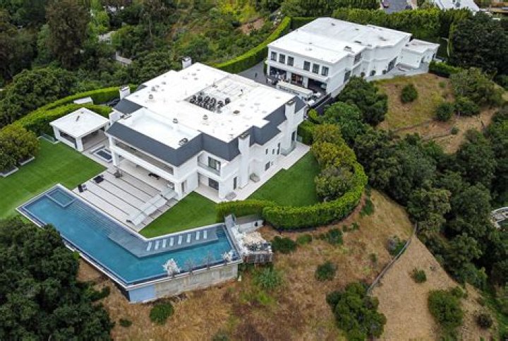 Former Reality Star Scott Disick Buys $6 Million House In Hidden Hills Neighborhood