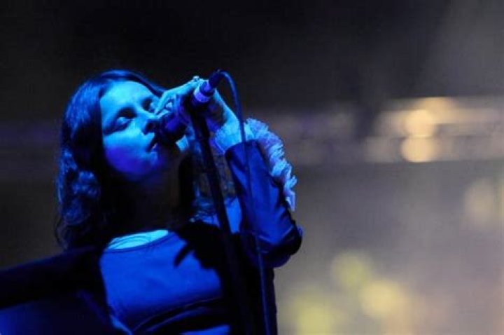 Hope Sandoval Net Worth | Celebrity Net Worth