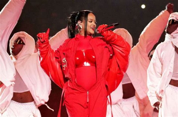 How Rihanna Became The $550 Million Woman (Hint: It Isn't From Her Music)