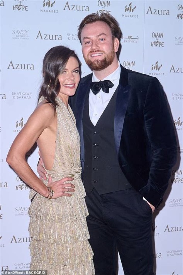 Iwan Lewis Height, Weight, Age, Girlfriend, Family
