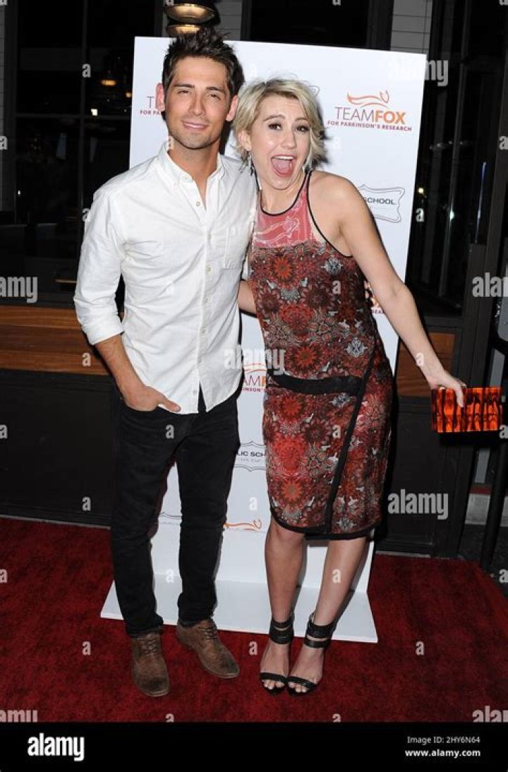 JEAN-LUC BILODEAU, CHELSEA KANE – Celeb Secrets