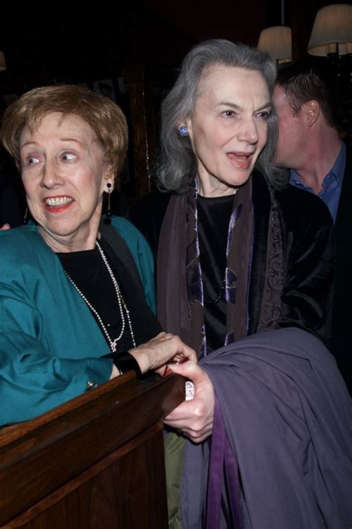 Jean Stapleton - Bio, Age, Wiki, Facts and Family