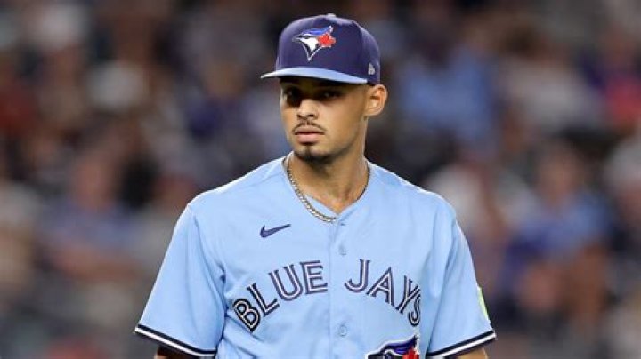 Jordan Hicks Biography- MLB player, Salary, Earnings, Net worth, Married, Relationship, Affair, Age, Height, Girlfriend, Children, Stats, Contracts