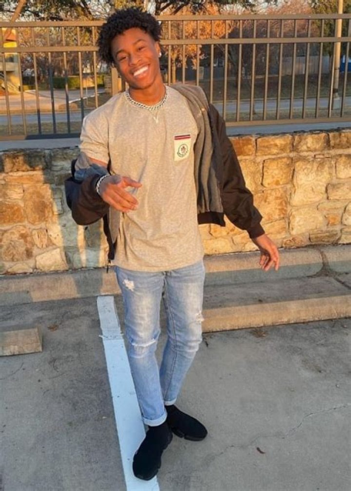 juztjosh (Joshua Cureton) Height, Weight, Age, Girlfriend, Facts, Biography