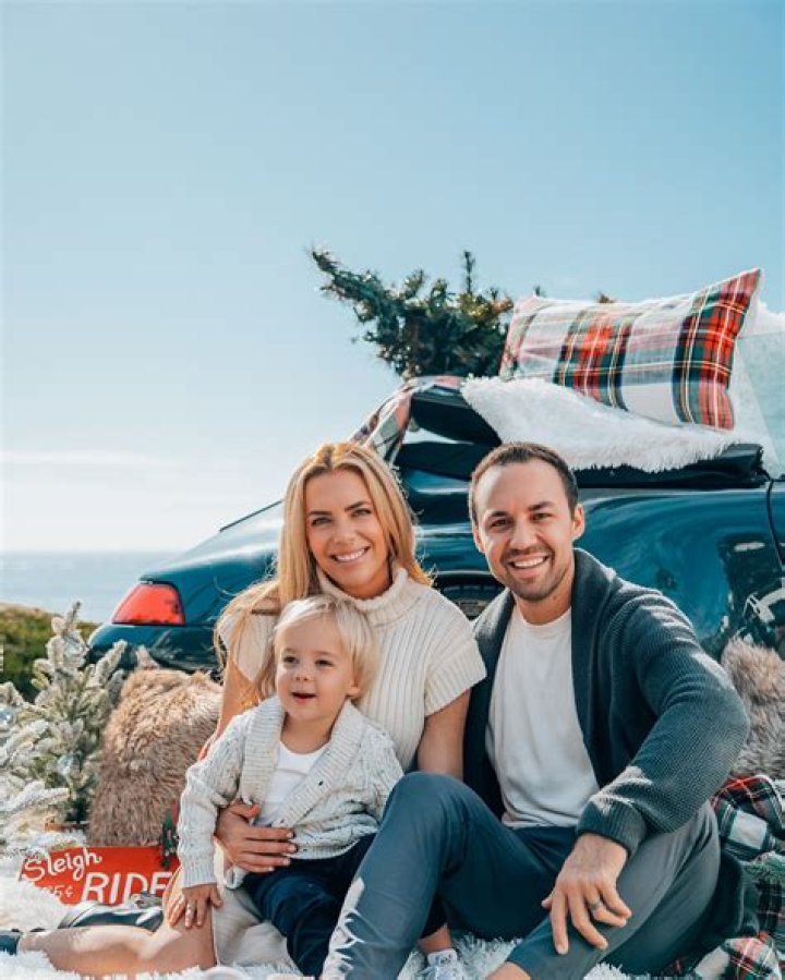 Katie Dunlop - Bio, Age, Wiki, Facts and Family
