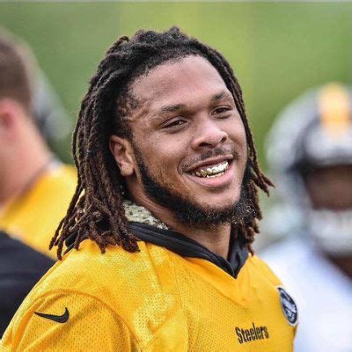 Keion Adams Bio, Age, Net Worth, Salary, Contract, Draft, Stats, NFL, & CFL: Is He Dating?