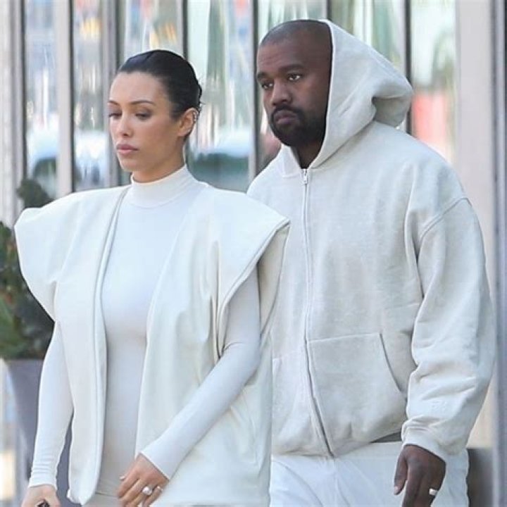Kim Kardashian Gets Emotional After Kanye West Retrieves Sex Tape – Celeb Secrets