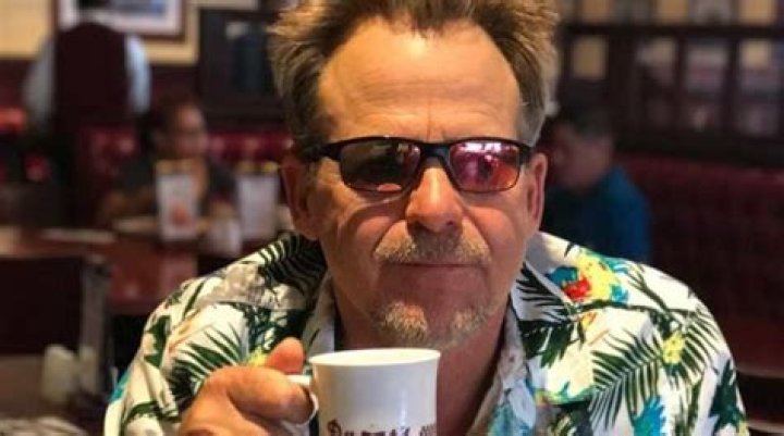 Kin Shriner Wife, Married, Children, Net Worth, Age, Salary, Gay Rumors.