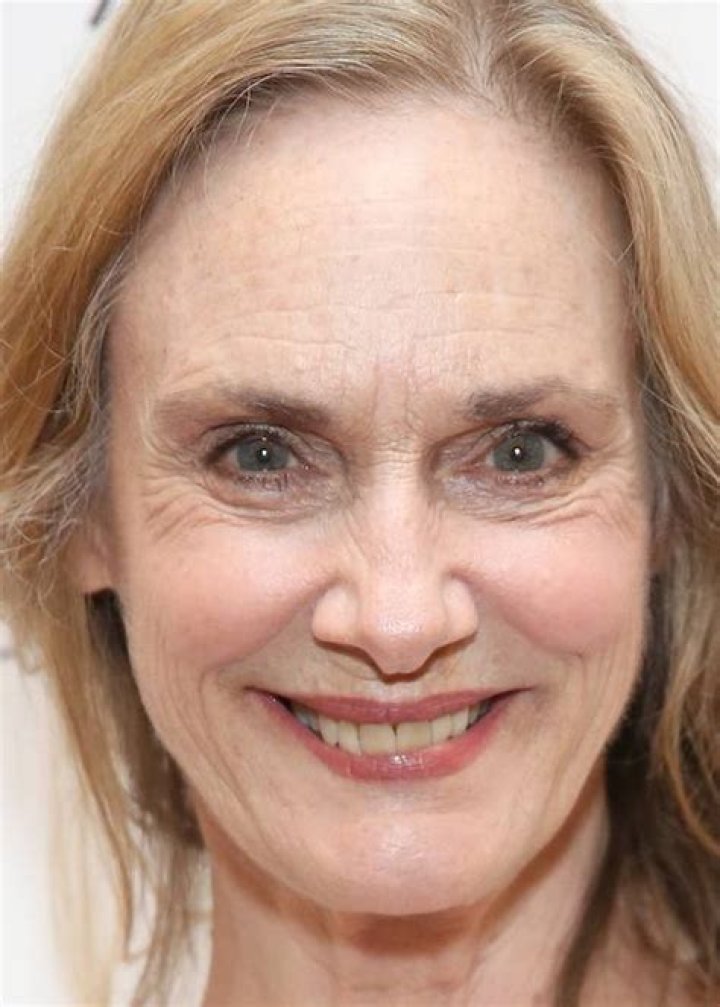 Lisa Emery Height, Weight, Age, Boyfriend, Family, Facts, Biography