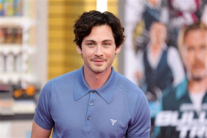 Logan Lerman Height, Weight, Age, Girlfriend, Family, Facts, Biography
