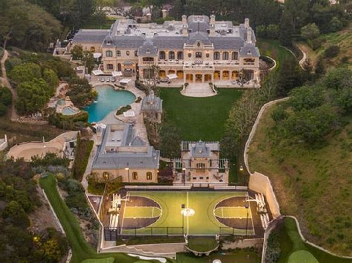 Mark Wahlberg Cuts Price On His Los Angeles Mansion From $87.5 Million To $79.5 Million