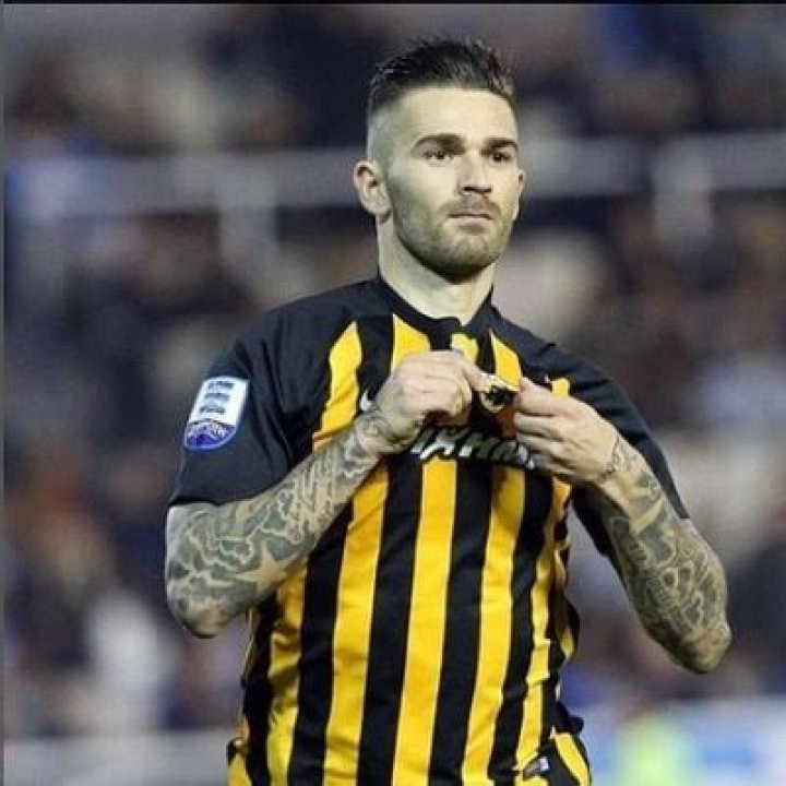 Marko Livaja Bio, Age, Net Worth, Salary, Market Value, Stats, & Relationship