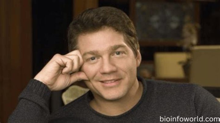 Matthew Kelly - Bio, Age, Wiki, Facts and Family