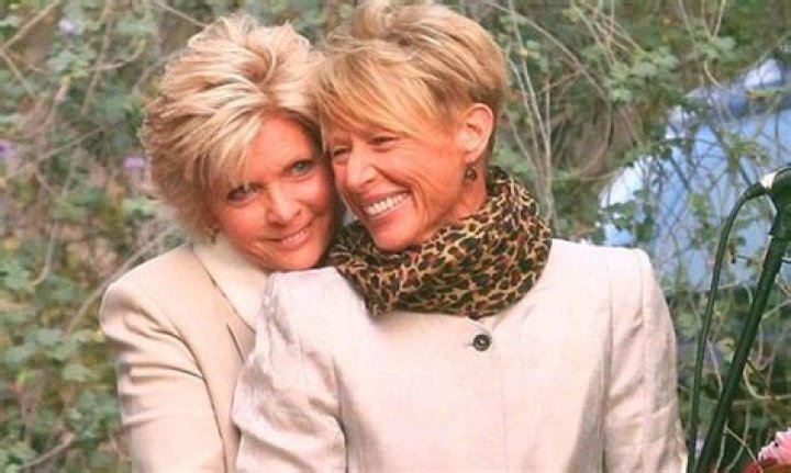 Meredith Baxter Height, Weight, Age, Spouse, Family, Facts, Biography