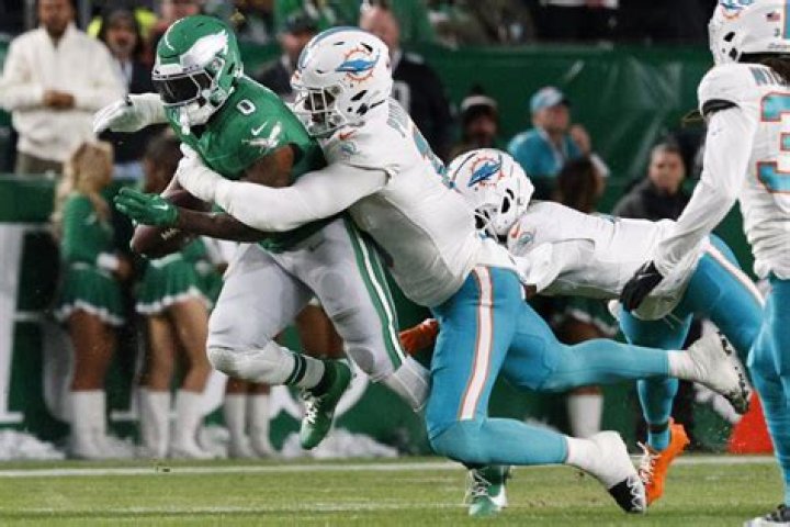 Miami Dolphins' Outsider Linebacker Jaelan Phillips BIo, Net Worth, Salary, Contract, & Girlfriend
