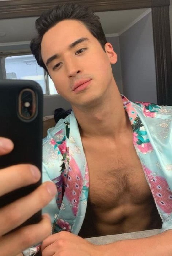 Michael Hsu Rosen Height, Weight, Age, Boyfriend, Family, Biography