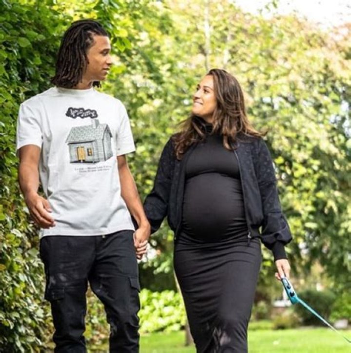Nathan Ake Salary and Net Worth (Bio, Age, Contract, Transfer, Girlfriend, Affair, FIFA 22)