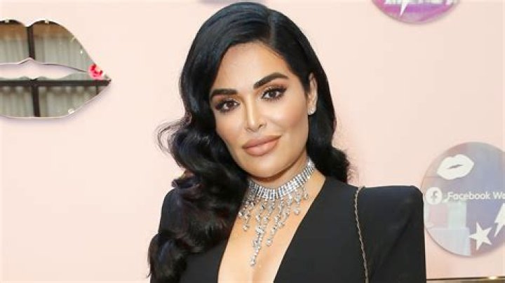 New Fashion Beauty Mona: YouTube Star Detailed Bio, Age, Birthday, & Height Insights and more