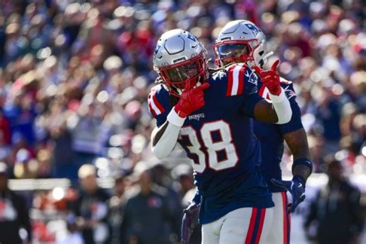 Rhamondre Steveson Bio, Age, College Stats, NFL, Contract, Salary, Net Worth, & Relationship
