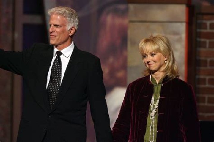 Rhea Perlman Admitted There Was "Friction" Between Shelley Long and Her "Cheers" Co-Stars